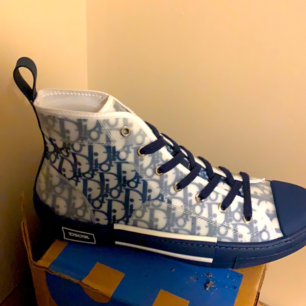 Nearly brand new Dior b23 wore once and had them professionally cleaned (No box)